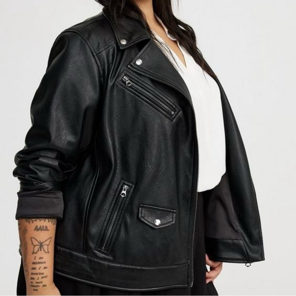 NWOT TORRID BLACK TEXTURED RELAXED MOTO FAUX LEATHER JACKET CASUAL - Picture 4 of 11